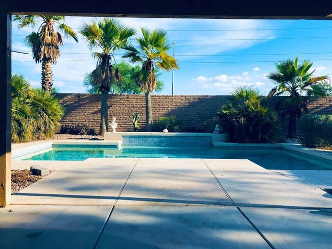 Photo - 2Bedroom plus Den-Mountain View & Sparklin...