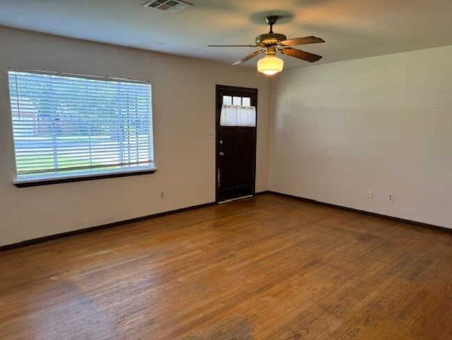Photo - 2 bed, one bath in Norman with carport!