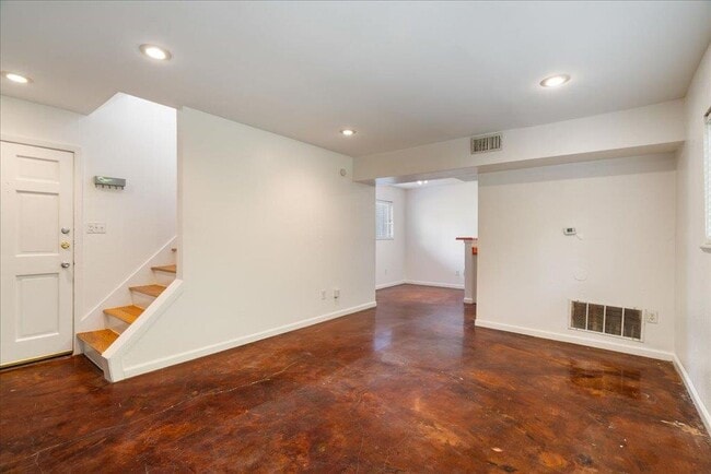 Photo - 610 Franklin Blvd