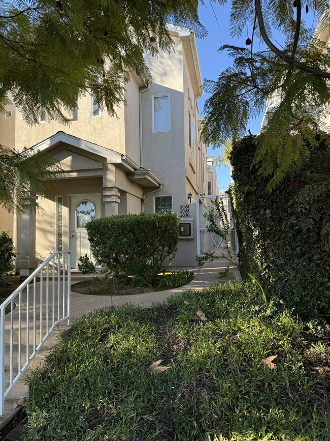 Front entry - 2026 Garnet Ave Condo Unit 2026 Garnet Avenue