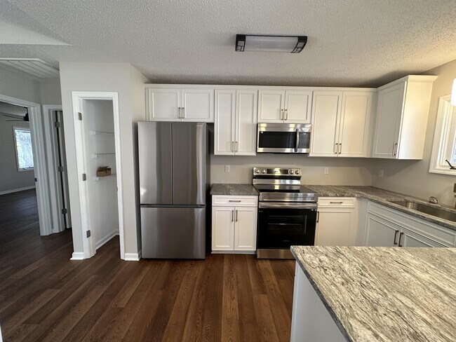 Photo - 211 Forest Oaks Dr