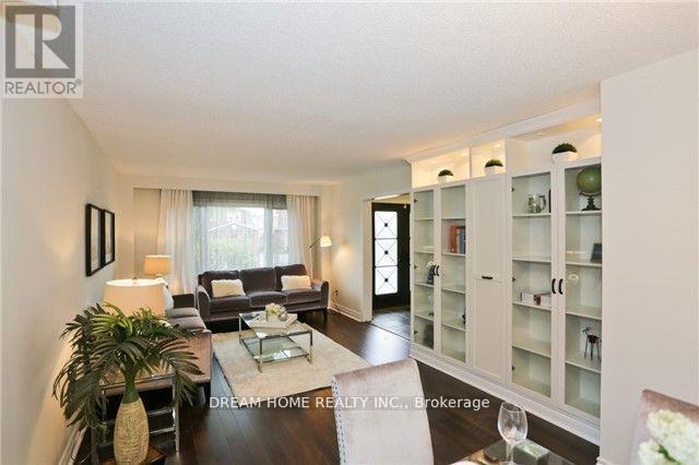 Photo - 2425 Carlanne Pl