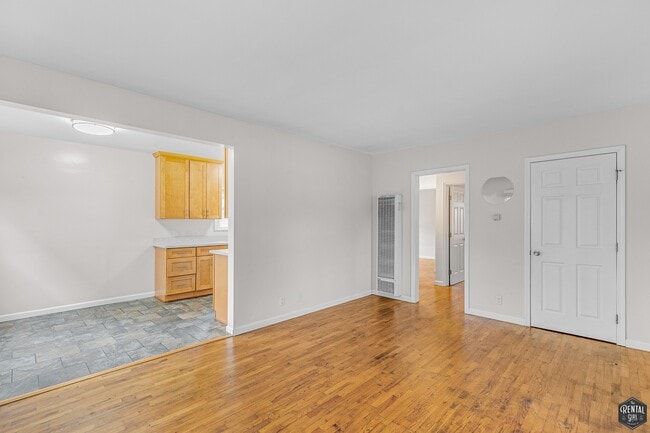 Building Photo - 12021 Louise Ave Unit 3 Rental