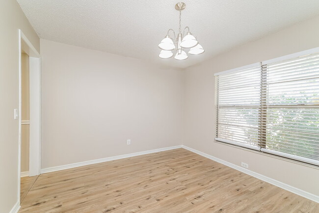 Photo - 206 College Grove Cir NE