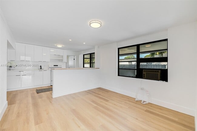 Photo - 1610 NW 33rd Ave