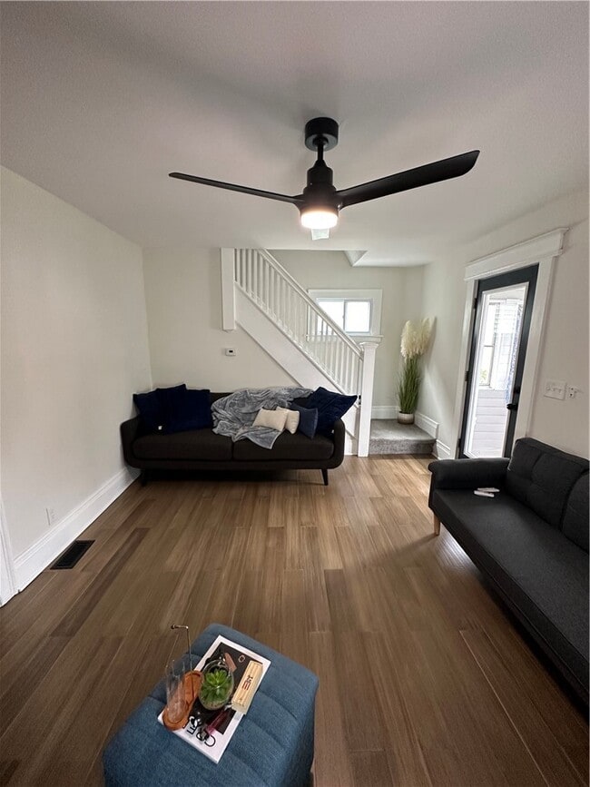 Photo - 1890 Clifford Ave