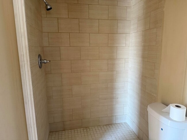 Photo - 327 Lewis Dr