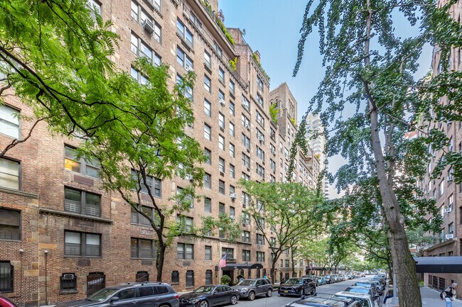 Photo - 225 24TH Street