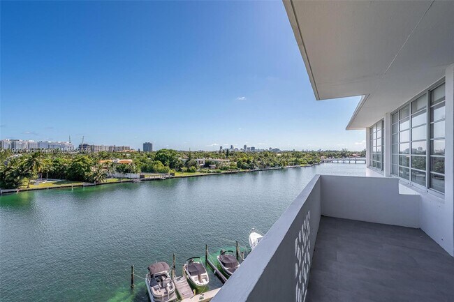 Photo - 9101 E Bay Harbor Dr Unidad 606