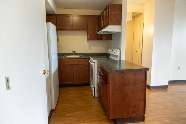 Photo - Bayview Towers