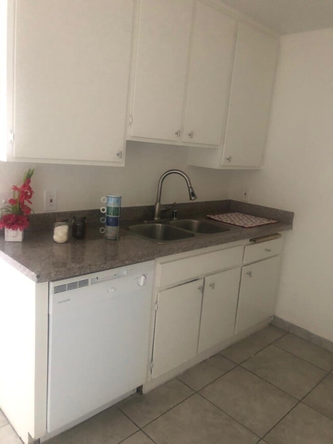 Photo - 13988-14000 Foothill Blvd