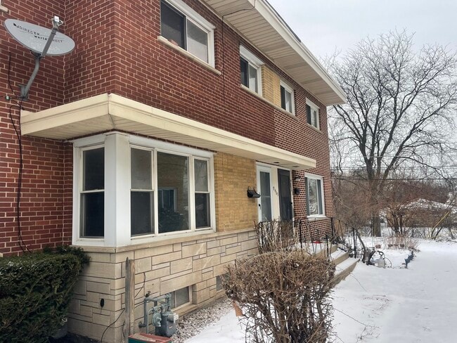 Photo - 9463 Niles Center Rd