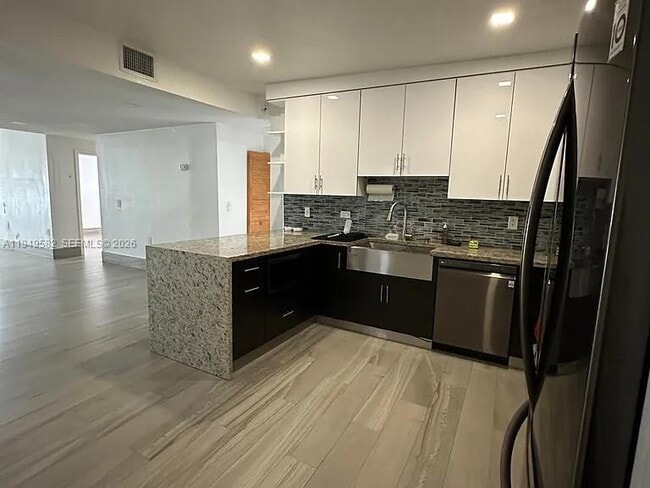 Photo - 5737 SW 6th St