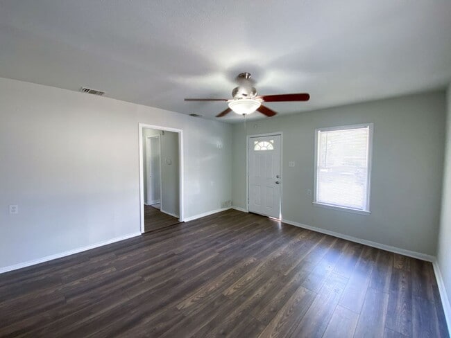 Photo - 3BED/2BATH HOUSE FOR RENT AVAILABLE NOW! *...