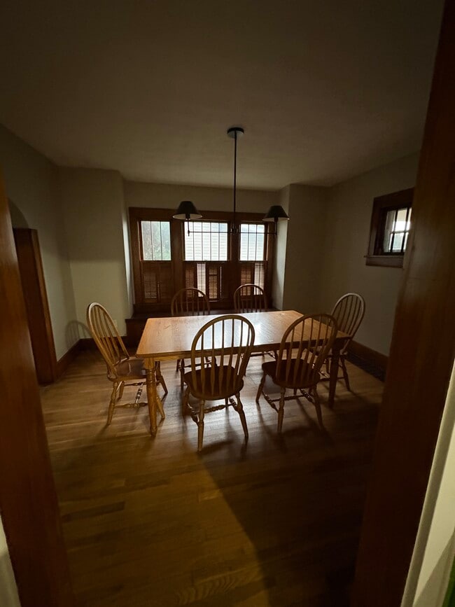 Dining room - 224 Woodside Ave NE