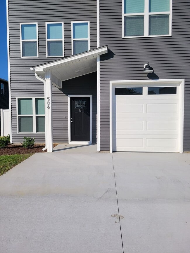 Photo - 506 Watauga Ave Unit B