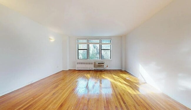 Photo - East 26th Street Unidad 2J