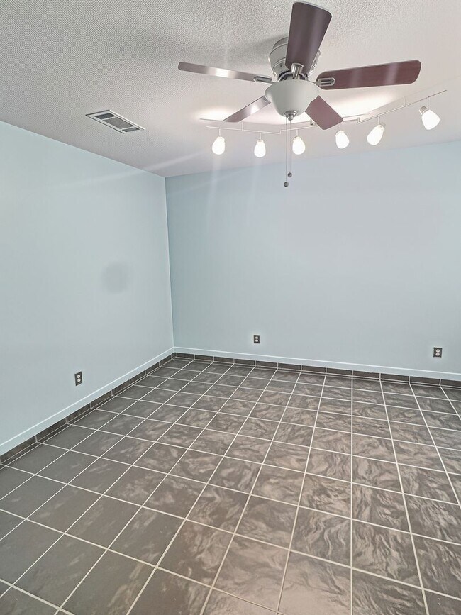 Photo - Spacious 3/2 Living in the Heart of Ocean Springs