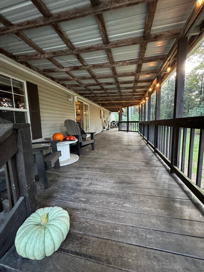 Photo - 889 Caldwell Rd