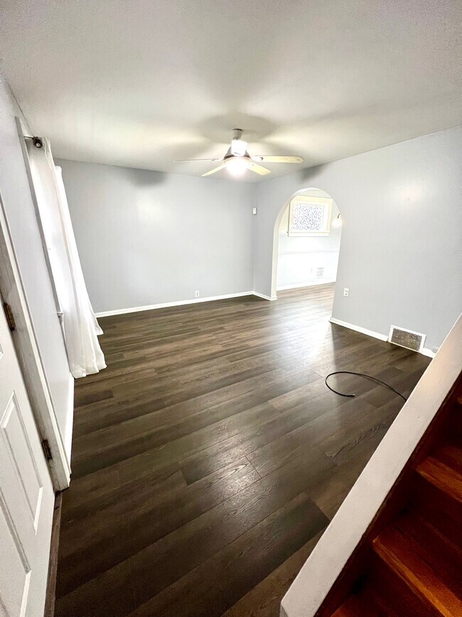 Photo - 16 Charles St