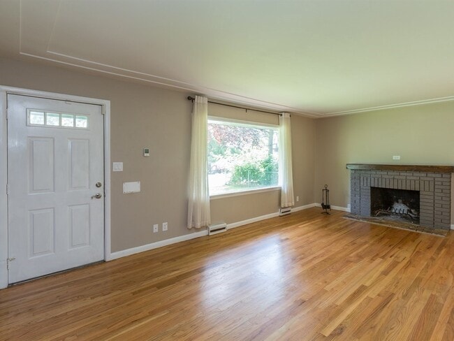 Photo - 4821 N Greenwood Blvd