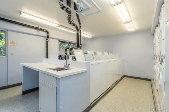 Photo - Studio w/ Parking For Rent – Convenient Urban Living in the Heart of Honolulu Unit 604