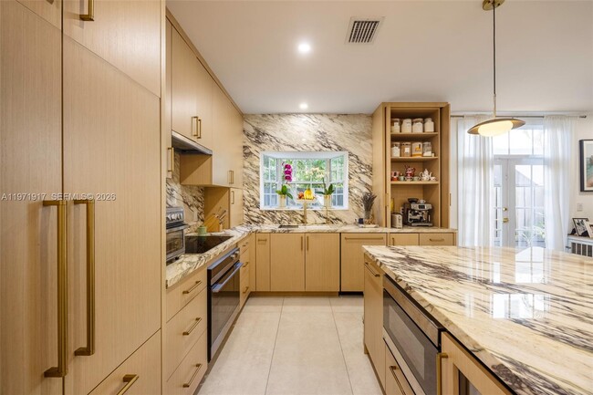 Photo - 3138 Virginia St