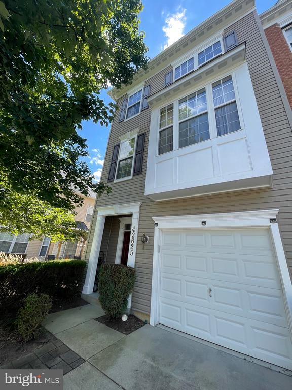 Photo - 43625 Marguerite Street