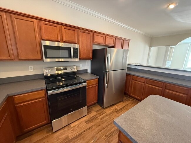 Photo - Beautiful 3 Bedroom 2.5 Bath SPACIOUS town home! Community Playground and Picnic area!