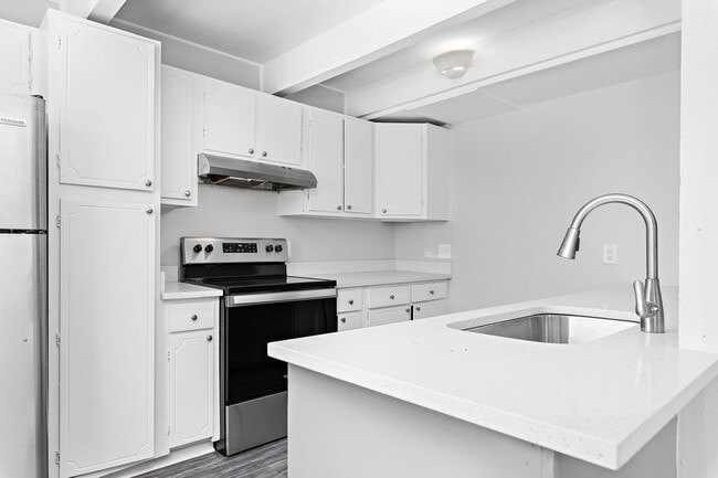 Redwood Courts Townhomes