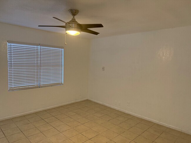 Photo - 415 E 49th St