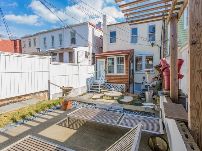 Photo - 1654 33rd St NW