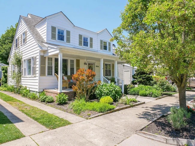 Building Photo - 110 N Pembroke Ave