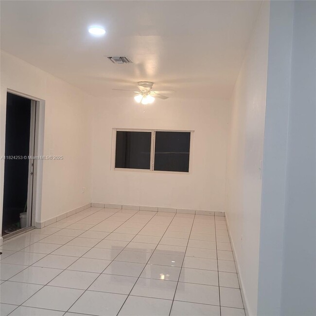 Building Photo - 9370 SW 24th St Unit 2 Rental