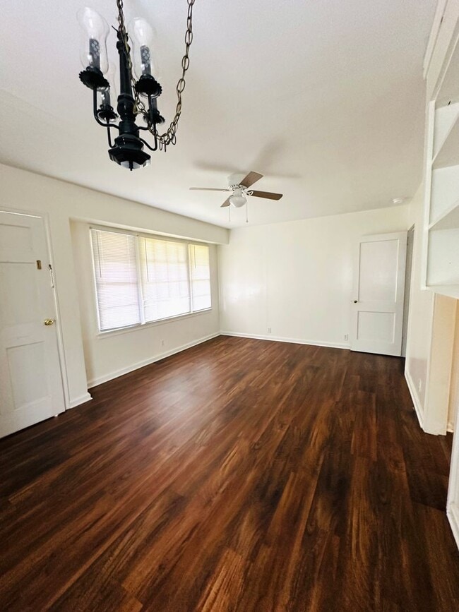 Photo - 1801 N Troup St