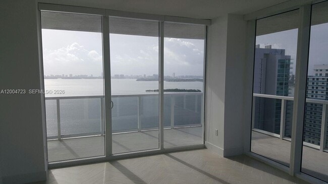 Photo - 600 NE 27th St Unit 2705