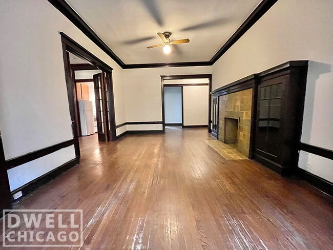 Building Photo - 2448 N Sawyer Ave Unit 1W
