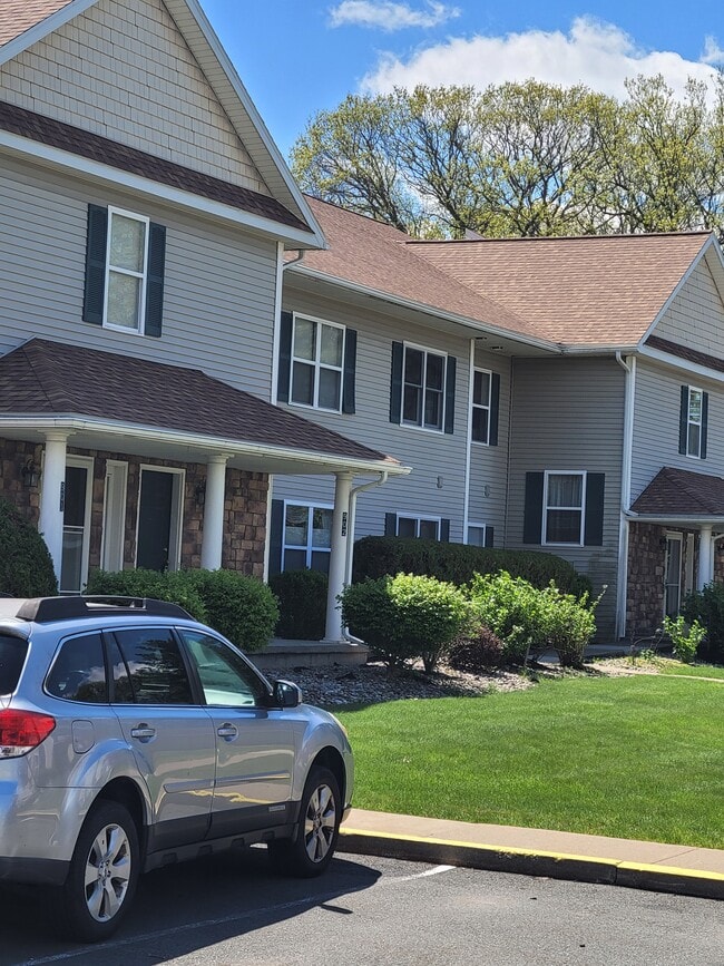 front - 1200 Hillside Ave Unit #902