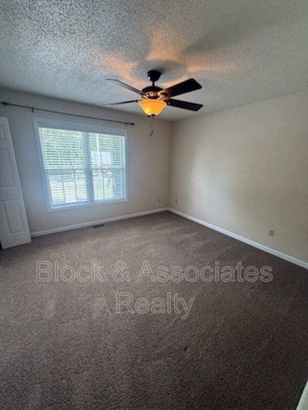 Photo - 1716 Sunny Ln