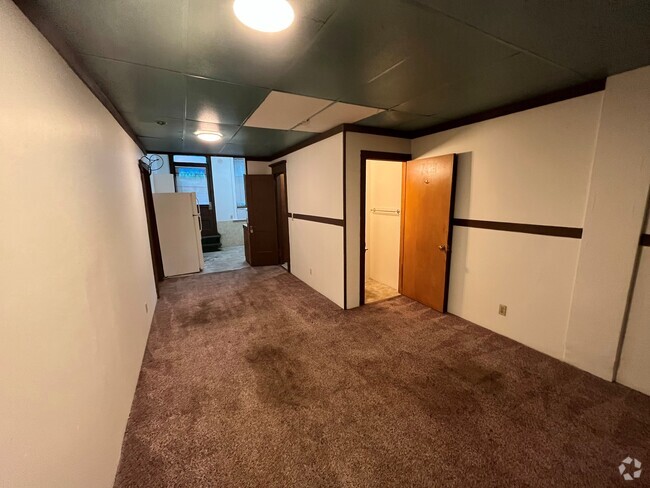 Building Photo - Studio in Downtown Salt Lake! Unit T Rental