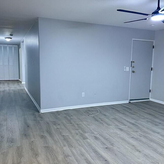 Hallway - 197 N Beverwyck Rd Unit 1