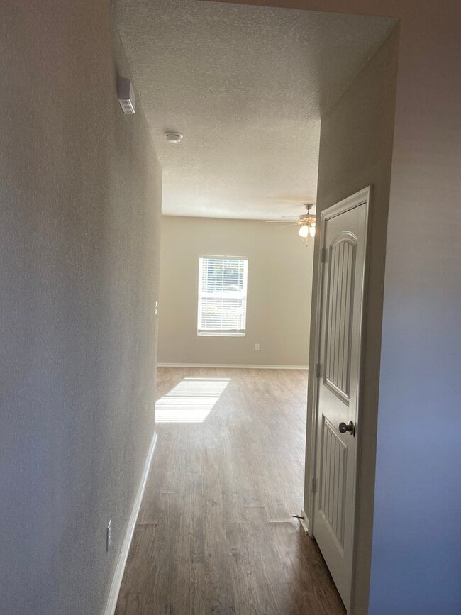 Photo - 2612 Grand Ln