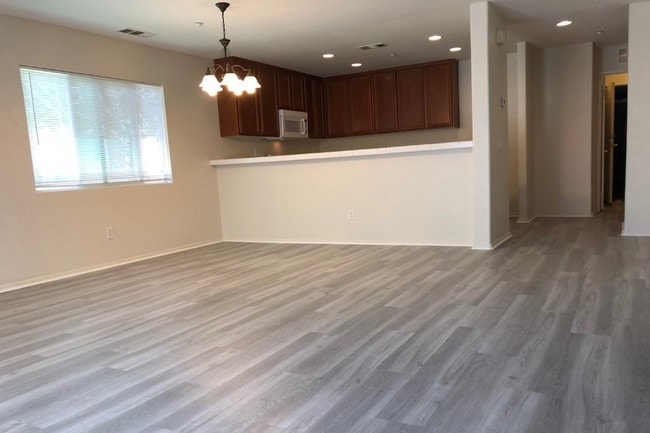 Photo - 25794 Iris Ave