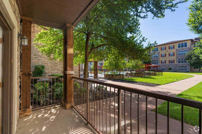 1BR, 1BA - 746SF - Patio