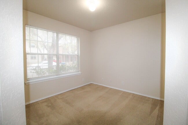 Photo - 16130 Branching Oaks