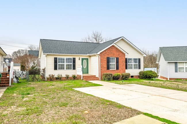 Photo - 912 Lyme Brook Ln