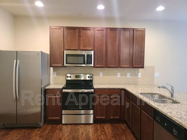Photo - 196 Highland Pointe Cir E