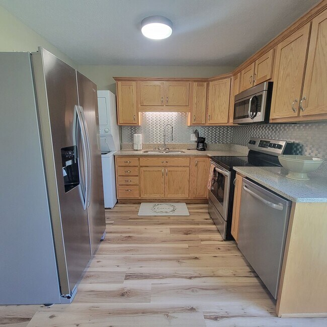 Photo - 2/1.5- Furnished- Short Term Available- Cookeville