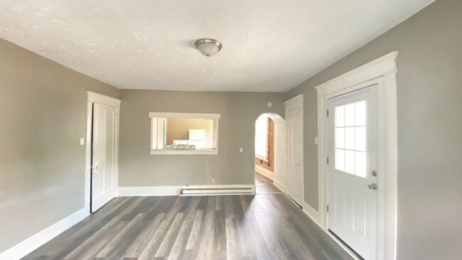 Photo - 10 minute walk to UC!!