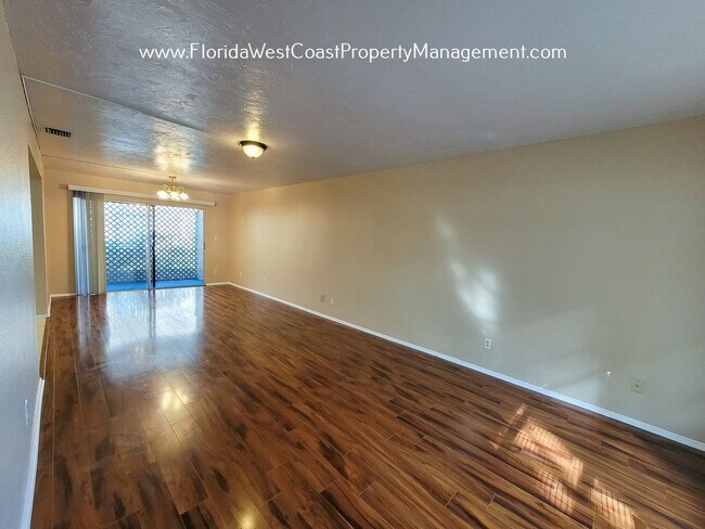Photo - 3 BED/ 2.5 BATH CONDO-TOWNHOME- Fairway Oaks Sarasota